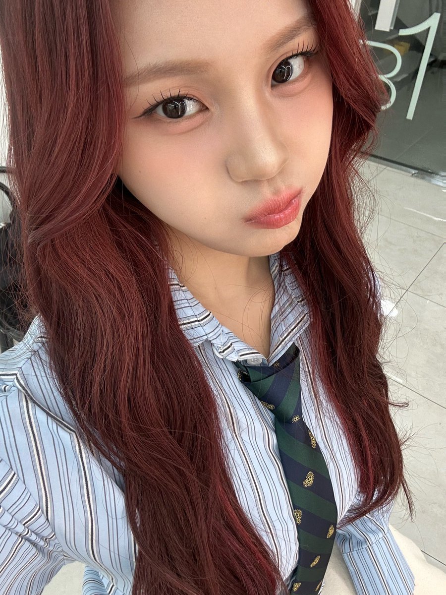 _ywO2's tweet image. 너무귀엽게생겻어 ……ㅜㅜ