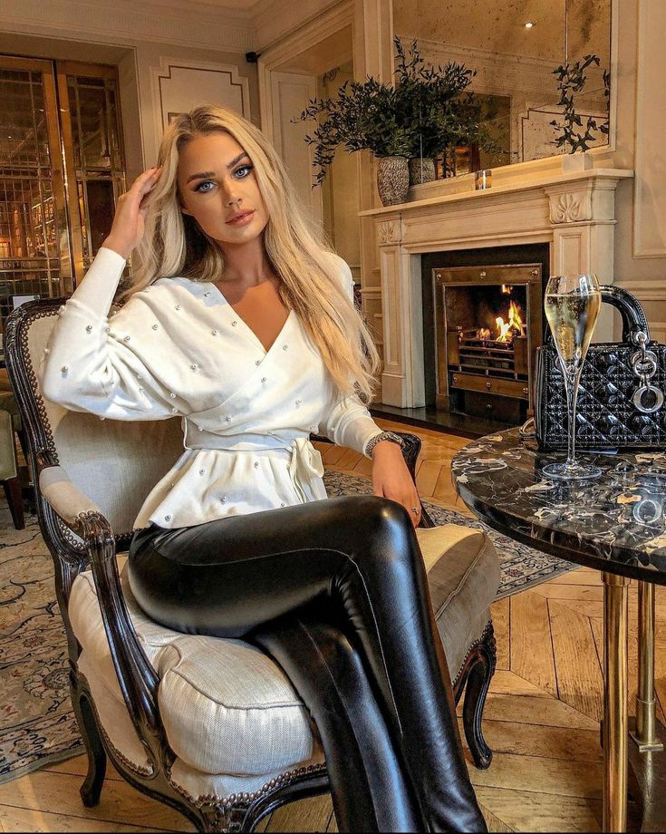 Absmistress's tweet image. You love spoiling mommy shine you wanna make every day special for me don't you drones