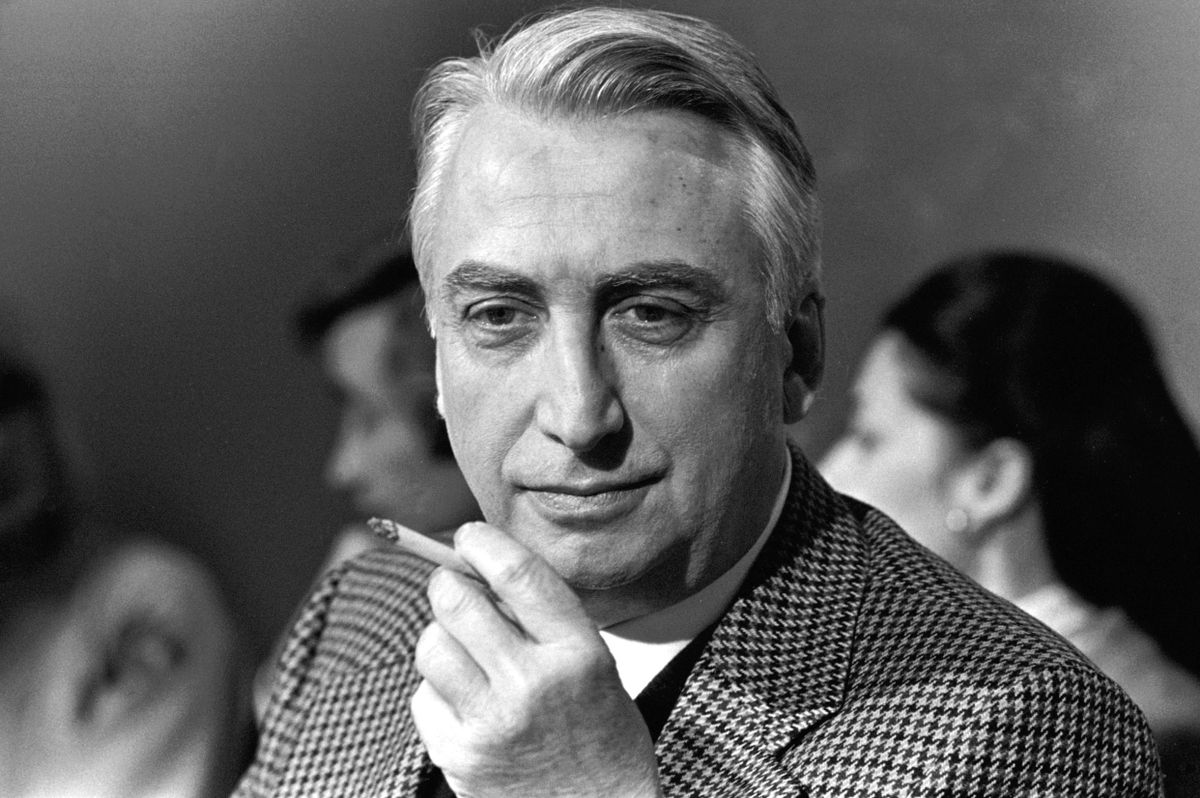 Barthes: “¿Nunca os ha sucedido, leyendo un libro, que os habéis ido parando continuamente a lo largo de la lectura, y no por desinterés, sino al contrario, a causa de una gran afluencia de ideas, de excitaciones, de asociaciones? En una palabra, ¿no os ha pasado nunca eso de