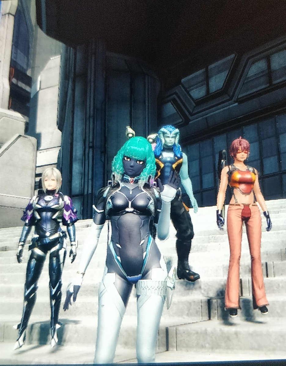 Shutwig's tweet image. I've been playing Xenoblade X and I had to completely change my Cross once I got this suit.