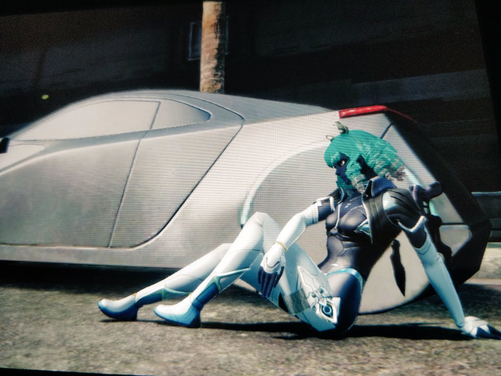 Shutwig's tweet image. I've been playing Xenoblade X and I had to completely change my Cross once I got this suit.