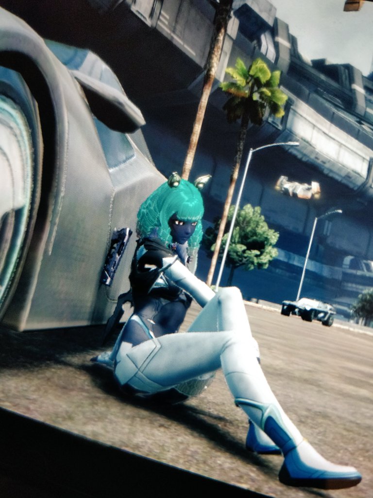 Shutwig's tweet image. I've been playing Xenoblade X and I had to completely change my Cross once I got this suit.