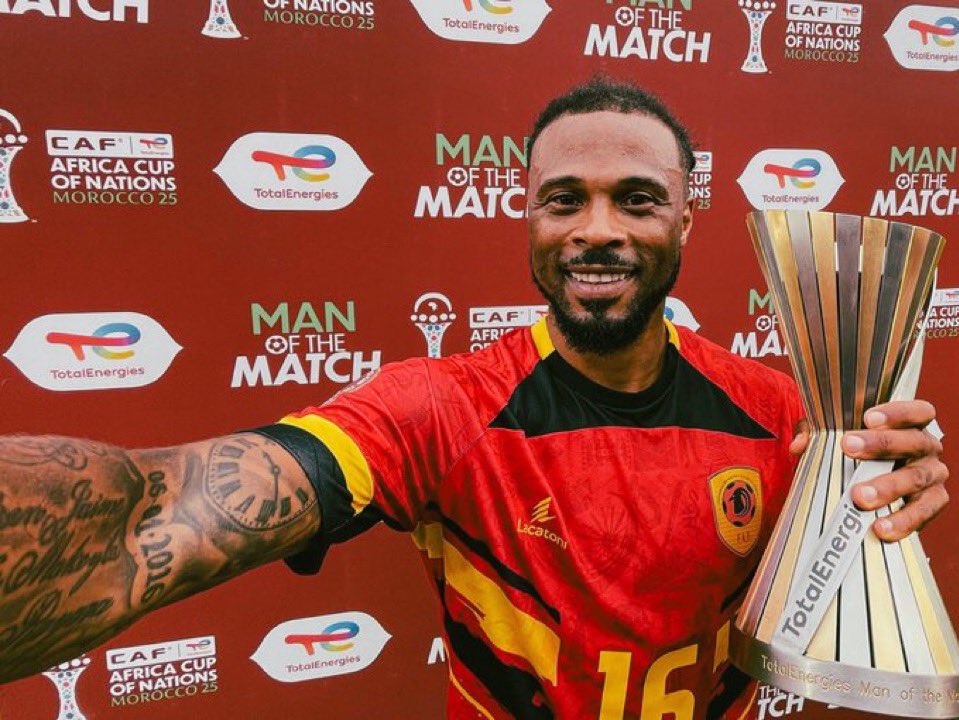 _PalancasNegras's tweet image. BACK TO BACK. 🥇🥇

Fredy est 𝗛𝗢𝗠𝗠𝗘 𝗗𝗨 𝗠𝗔𝗧𝗖𝗛 de la rencontre face à l’Egypte. 👑

Deux fois MOTM d’affilée malgré le fait que l’Angola ait ZÉRO VICTOIRE. 🤯

#TotalEnergiesAFCON2025 | #ForçaAngola | #ForçaPalancas 🇦🇴