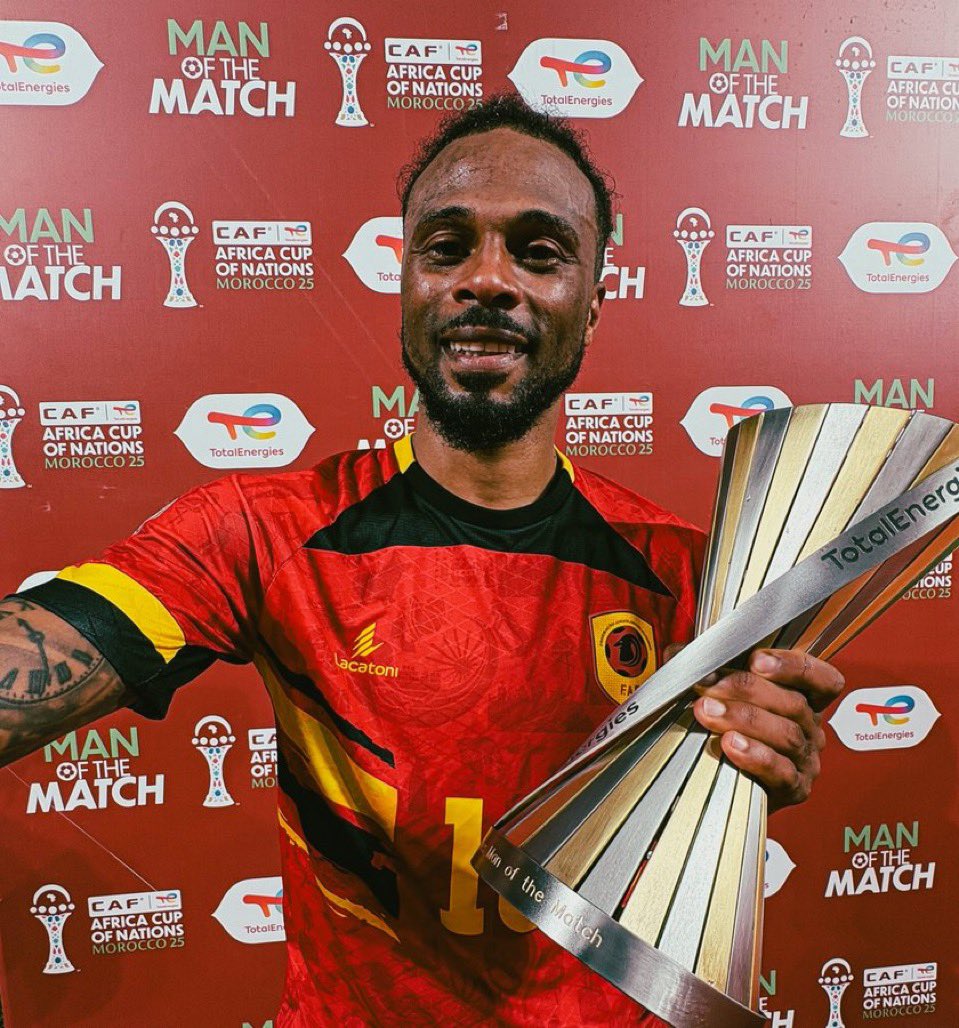 _PalancasNegras's tweet image. BACK TO BACK. 🥇🥇

Fredy est 𝗛𝗢𝗠𝗠𝗘 𝗗𝗨 𝗠𝗔𝗧𝗖𝗛 de la rencontre face à l’Egypte. 👑

Deux fois MOTM d’affilée malgré le fait que l’Angola ait ZÉRO VICTOIRE. 🤯

#TotalEnergiesAFCON2025 | #ForçaAngola | #ForçaPalancas 🇦🇴
