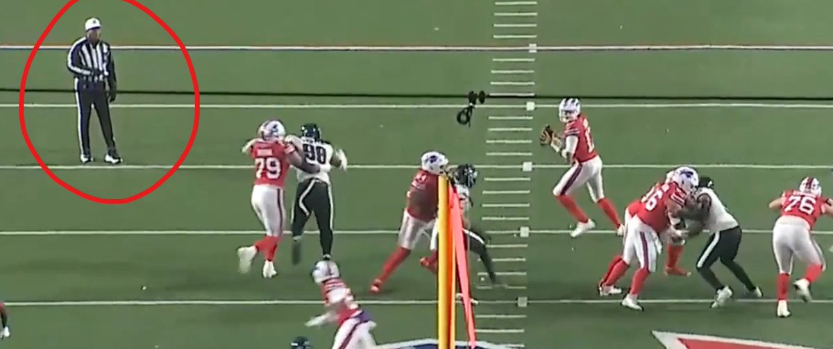 thomasrp93's tweet image. I mean come on man...