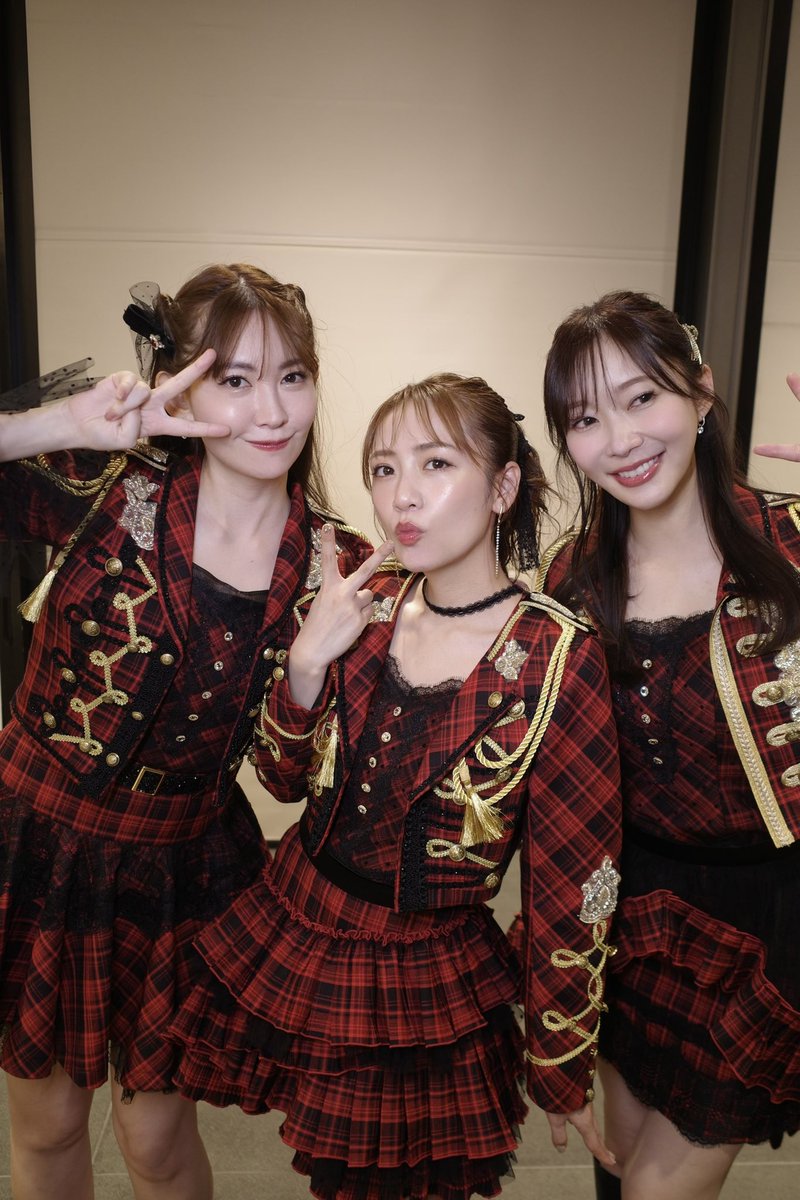 ストーリーズコレクション AKB48、OG。小嶋陽菜ちゃん、大島優子ちゃん