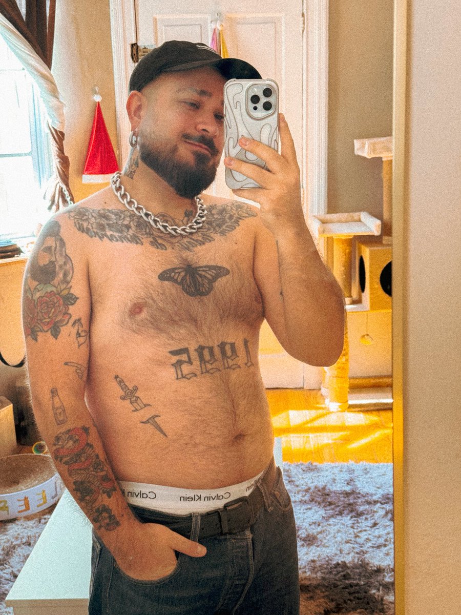 Tu osito rebelde del pop en la golden hour 🐻🩵✨ shorturl.at/0cHLW