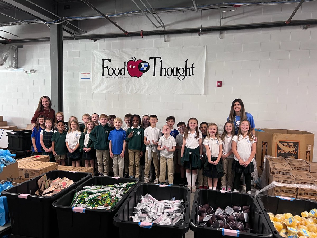 RowanHelpingMin's tweet image. 👏 Big thanks to the Salisbury Academy second graders who visited in November and packed hundreds of Food for Thought bags! These meals help food-insecure students stay focused, healthy, and ready to learn. We’re grateful for your helping hands and big hearts! 💙