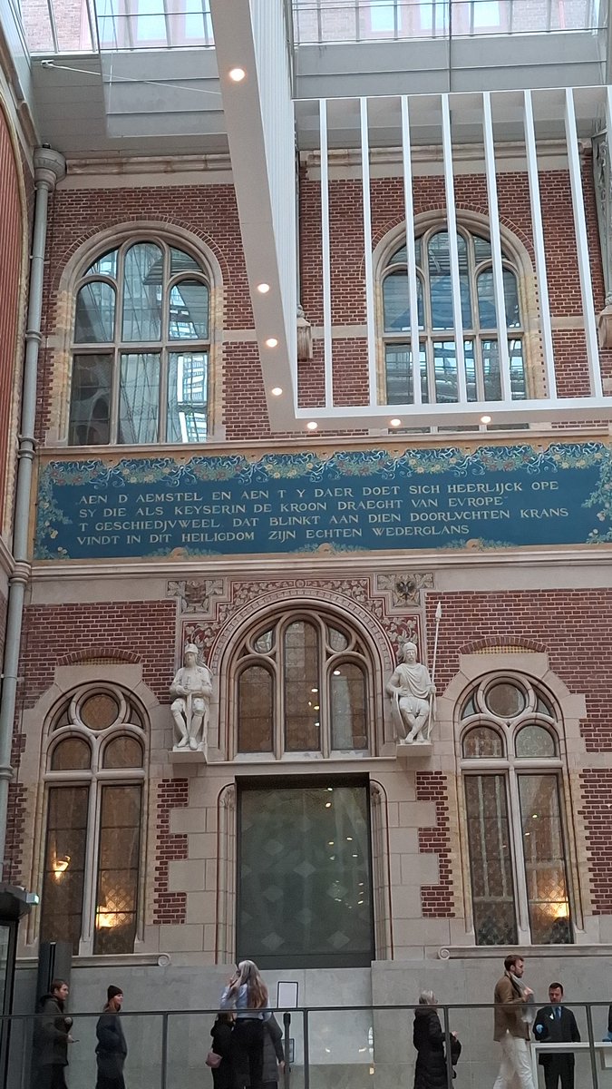 Ooit was Amsterdam de Keizerin van Europa. Nu is het slechts een goedkope sletje. In niet in de goede zin. Wat een pauperstad.