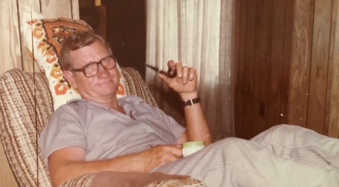 MitchIsFair's tweet image. Pipe smoker, like my grandad. The man taught me to how to cuss, fight, work hard, chew tobacco(at age 5), and smoke a pipe. Miss him every day.
#familytradition #granddad #family #pipesmokersoftiktok #legacy