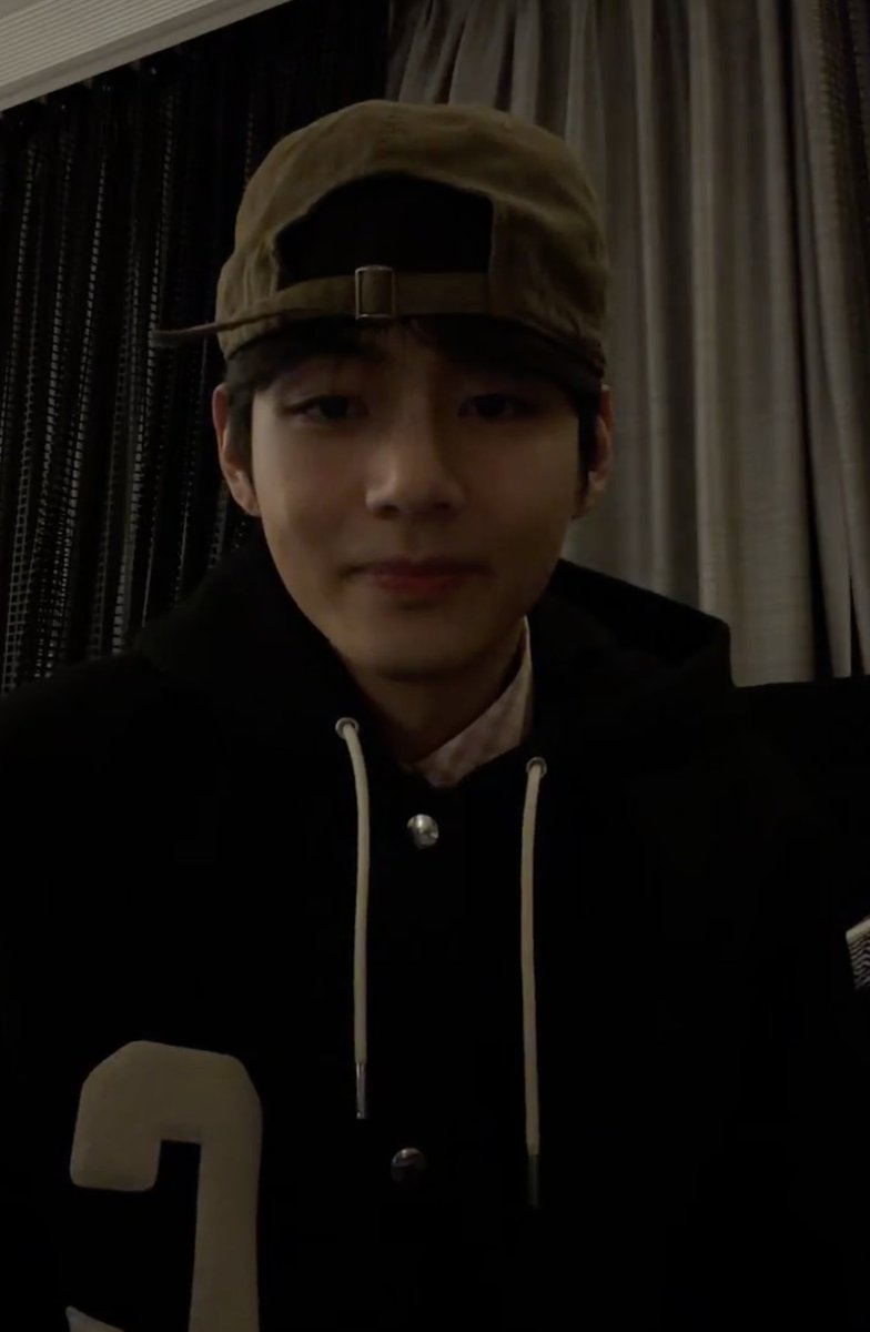 V Weverse Live!

weverse.io/bts/live/4-217…