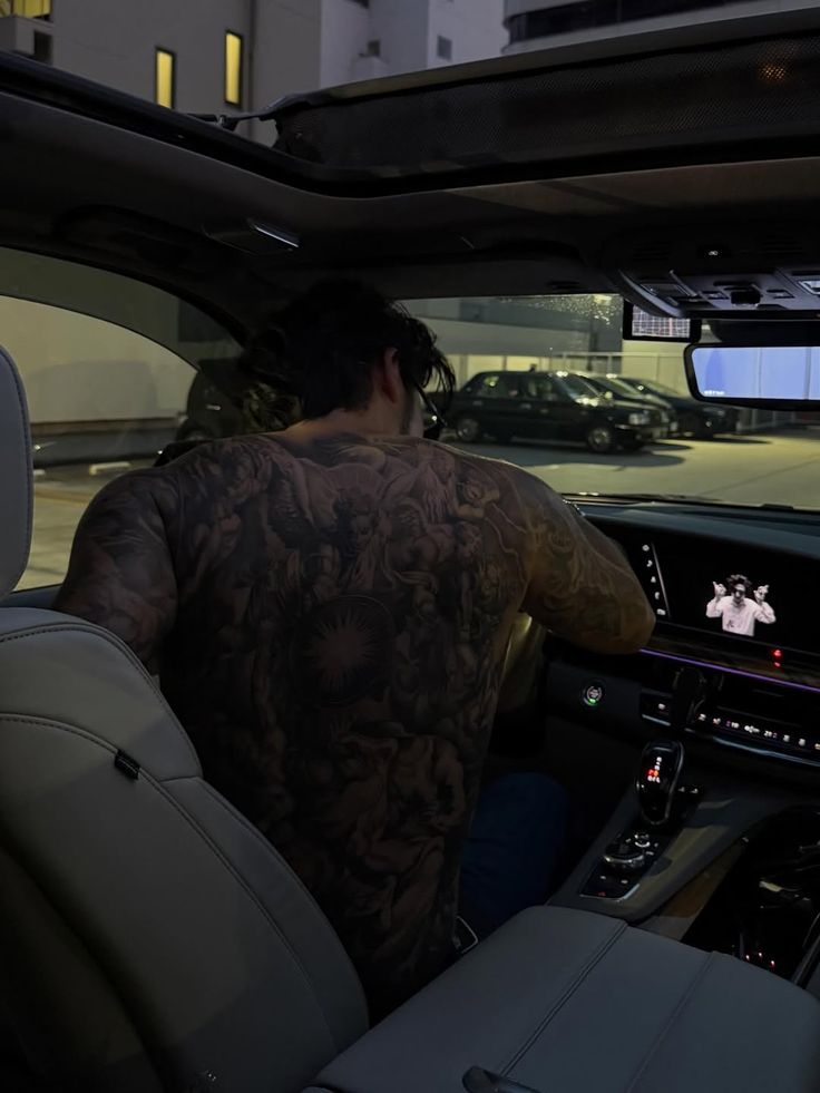 MASKEDMO0N's tweet image. Trip today.