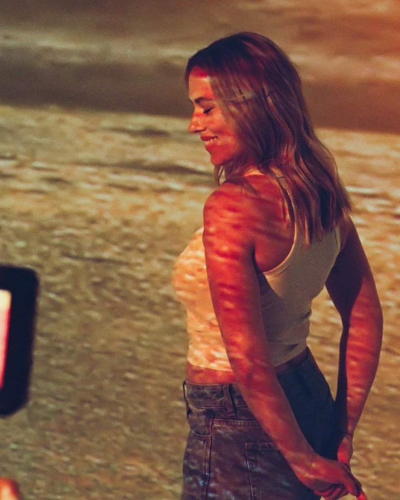 Scarlett Johansson fans tweet media