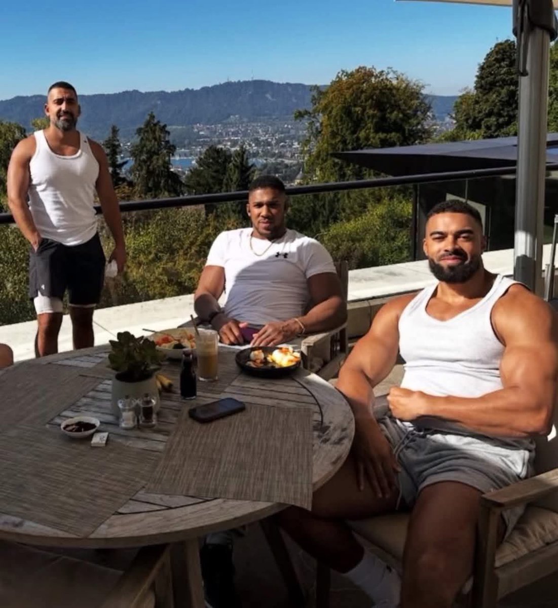 Aj gets the biggest deal of his life then ,his 2 friends get killed, I dint care what no1 says , something is defo dodgy here, some sacrifice ting going on , rip to the families, he must be feeling it too <a href="/anthonyjoshua/">Anthony Joshua</a> #Aj