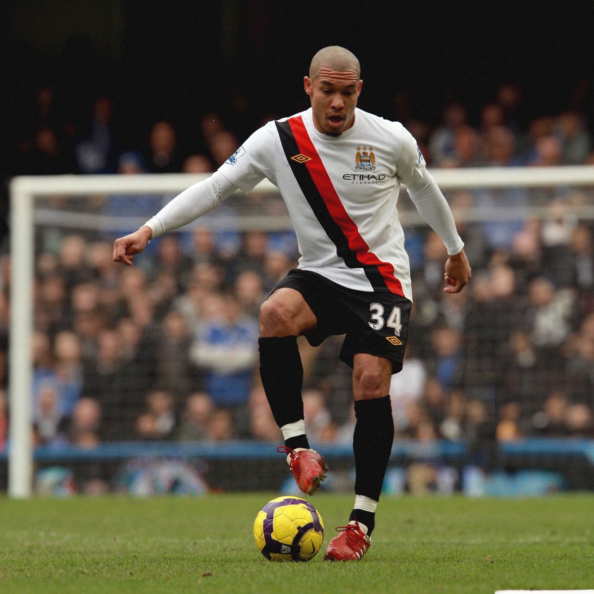 classicshirts's tweet image. The Manchester City Tailored by Umbro era was 👌