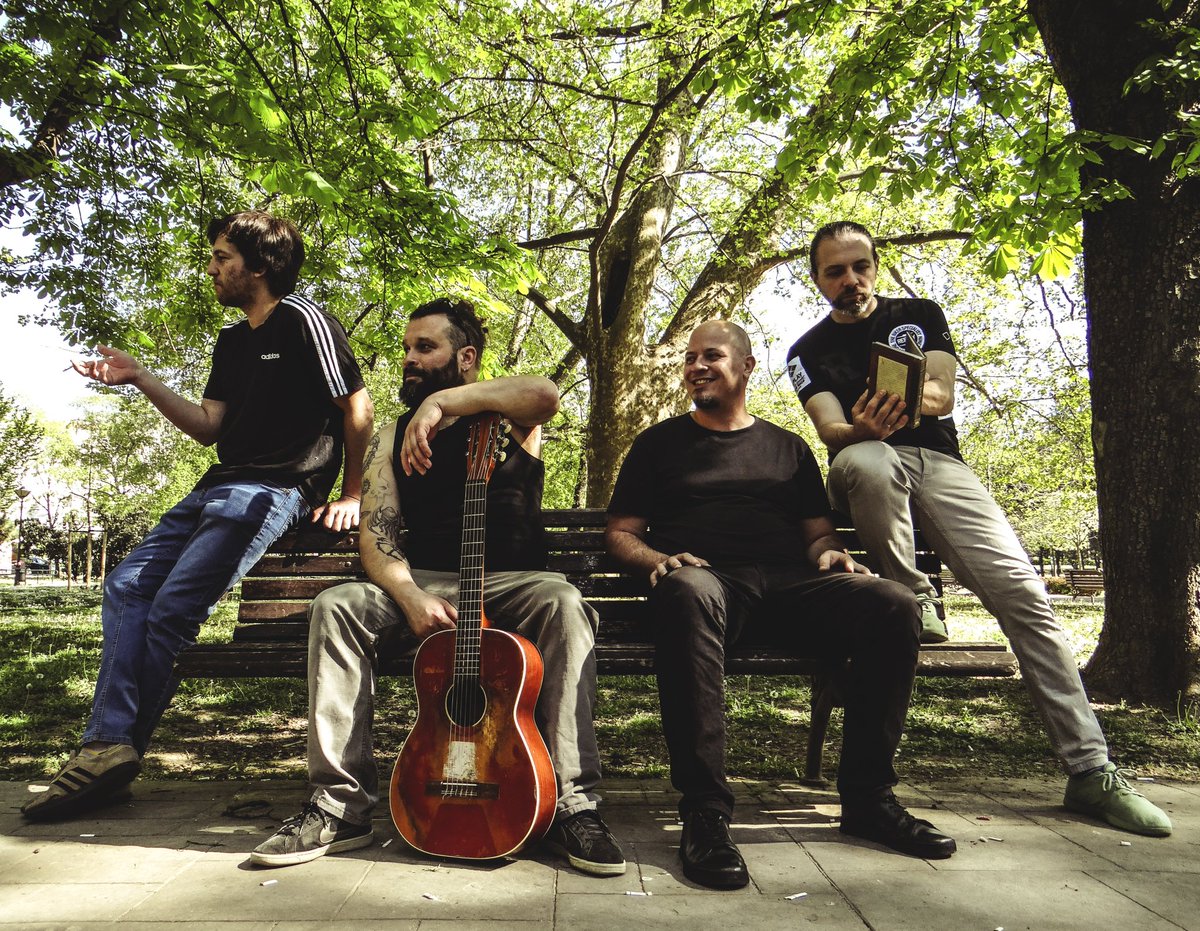 Jimi Triple-B's 666 Blues Band - "Bad Cards, Hard Rains and Nowhere Trains"

Order vinyl / stream --> jimitriplebs666bluesband.gngr.band