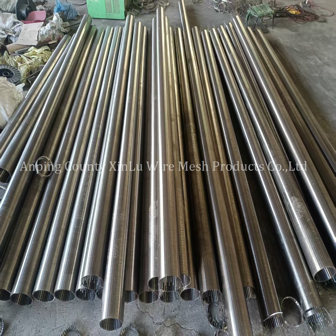 xinluwellscreen's tweet image. Discover the magic of Continuous Slot Spiral Vee Wire Wrapped Johnson Screen Tubes! Perfect for sand control and water well solutions. 🌊🔧 #WellScreen #JohnsonScreen #VWireMagic #OilWellEssentials