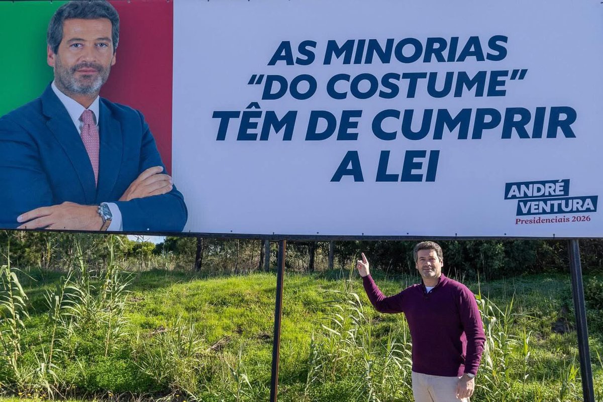 Alguns criminosos encontram sempre formas de contornar a lei. Quem apoia este tipo de gente precisa de perceber que fazem exactamente aquilo que dizem combater.

O tribunal condenou o Chega a retirar os cartazes por serem discriminatórios, prevendo uma multa diária por cada