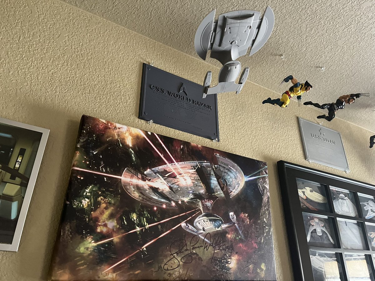 Yes this was my inspiration for the World Razer’s saucer. Not the TOS Raider but the Razer Raider.  <a href="/StarTrek/">Star Trek</a> #picard #worldrazer #galaxyclass