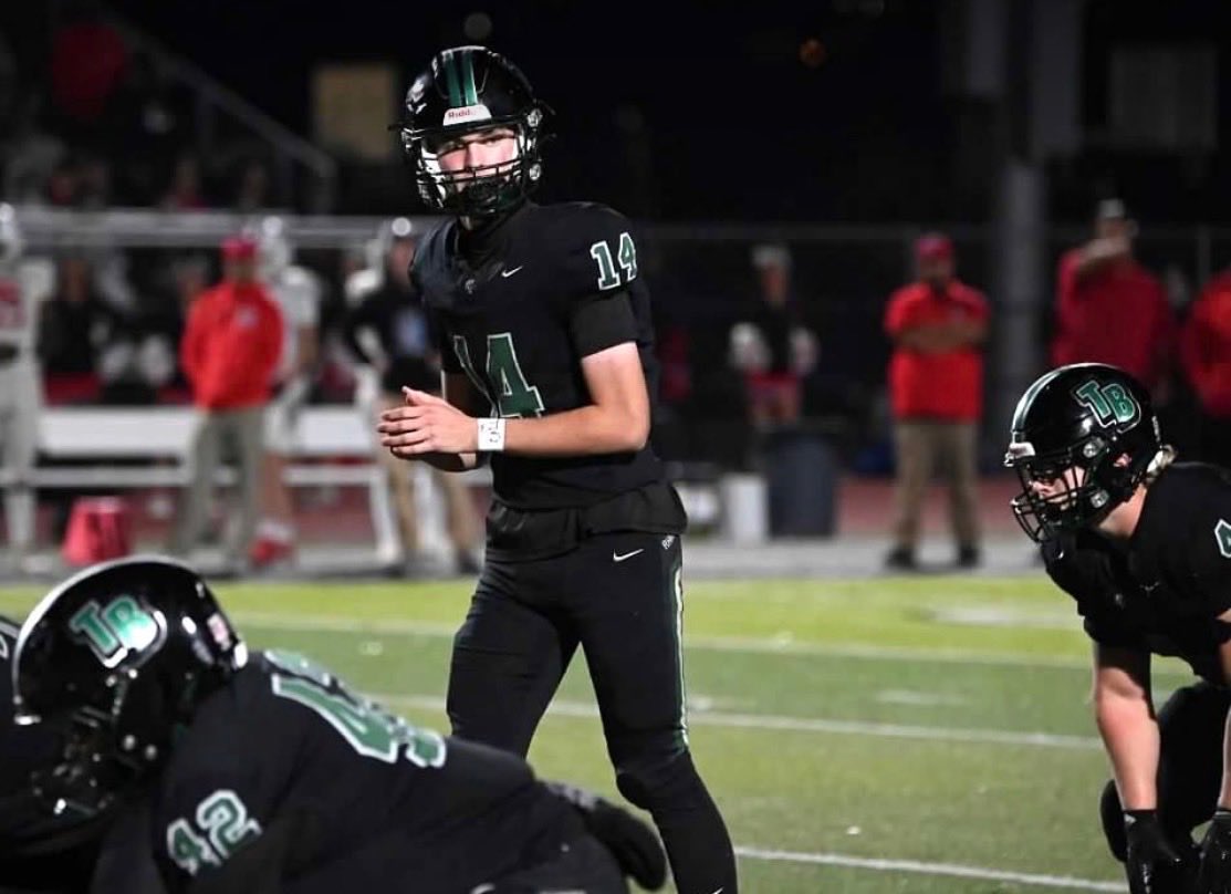ConnorFrontiera's tweet image. Honored to be named Sacramento Bee’s All-Metro First Team Offense along with teammates @ColtonHogge75 and @AmosDylan10 Thankful to my amazing coaches and team @12BridgesFball 
Continuing QB training @Passing_Academy, staying in shape, and preparing to keep slinging the ball!
