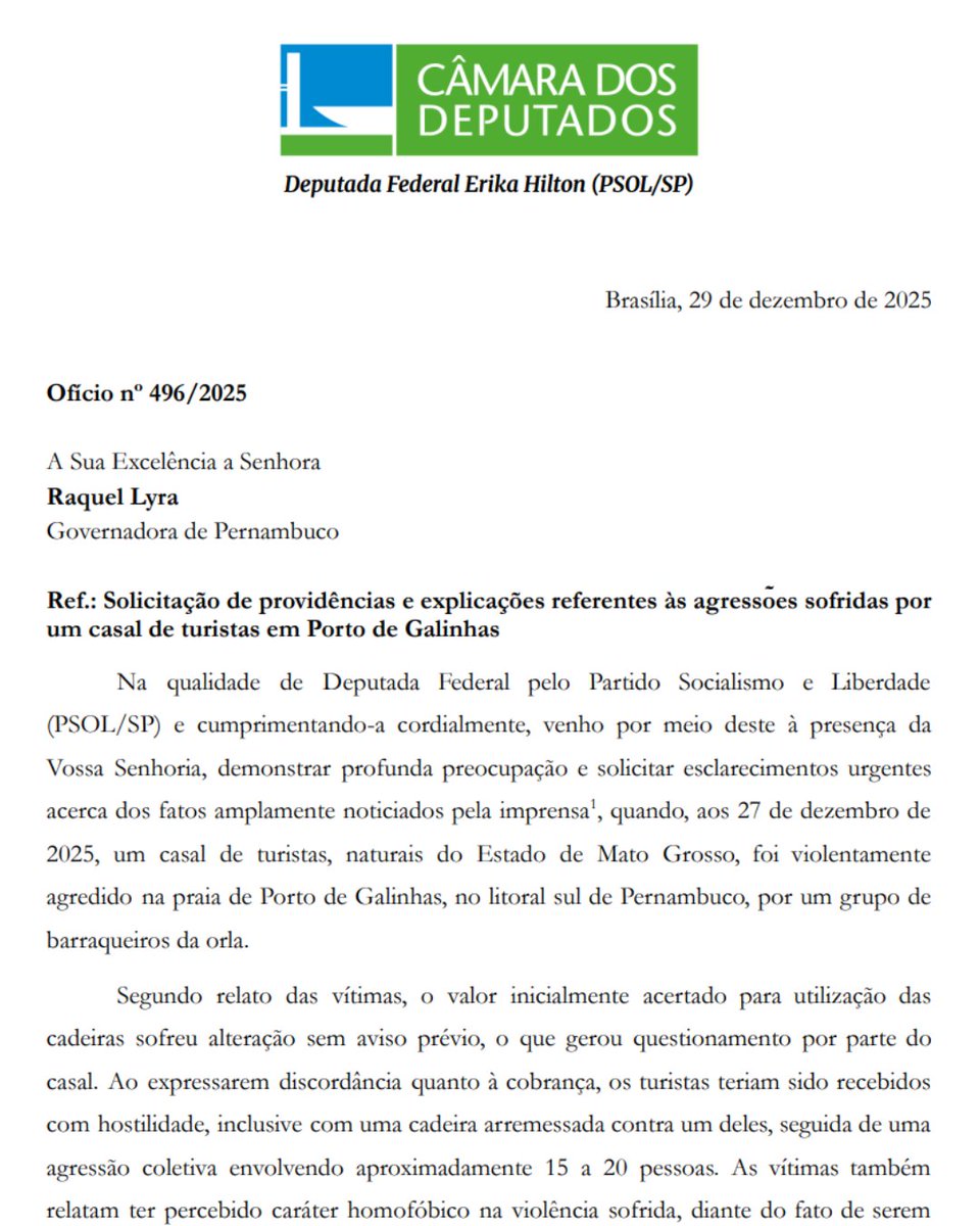 ErikakHilton's tweet image. Toda minha solidariedade ao Johnny e ao Cleiton, atacados em Porto de Galinhas.

É inaceitável que um casal, por se recusar a ser extorquido, seja vítima de um espancamento coletivo.

E é nojento que a polícia, ao invés de prender os responsáveis, vá ao hospital cobrar o casal…