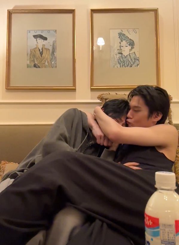 burizluvr's tweet image. man what will i even do without my buriz 😭😭😭😭😭😭😭😭😭😭😭😭😭😭