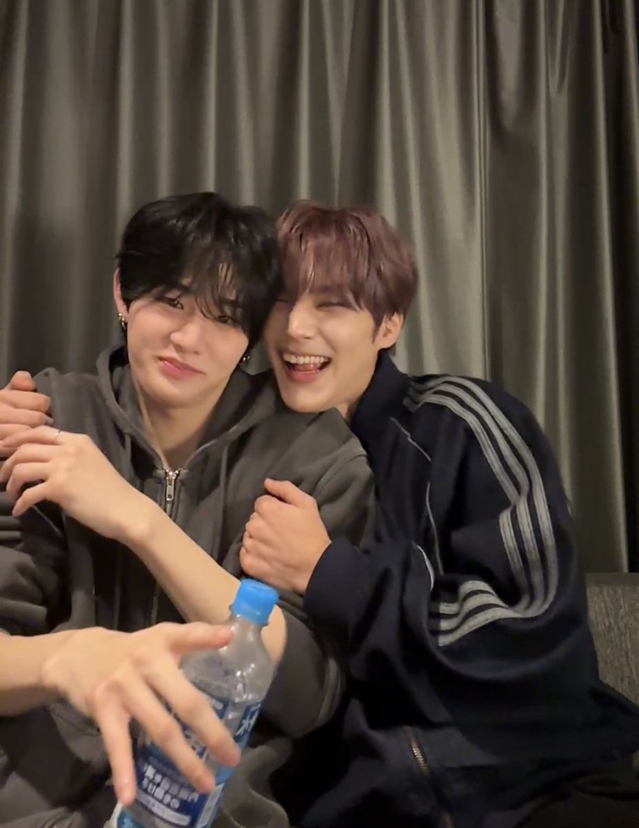 burizluvr's tweet image. man what will i even do without my buriz 😭😭😭😭😭😭😭😭😭😭😭😭😭😭