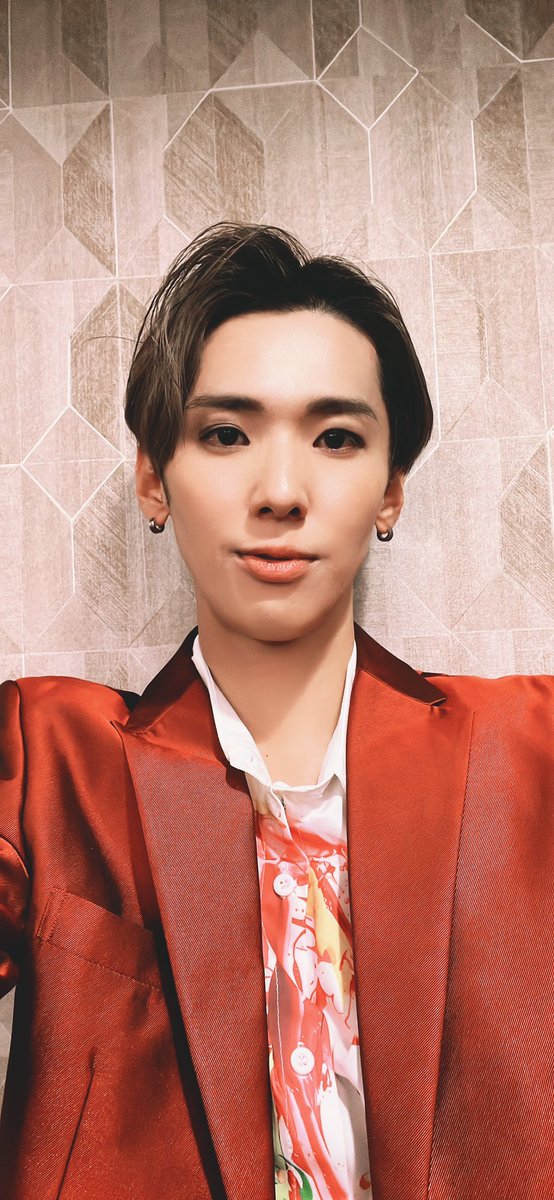 YOUSAYSAY's tweet image. ラストコンボイナイト、リーガロイヤルホテル大阪、終演！！

やりましたね、やりましたよ、
もう白衣装着れないのが寂しい、
またいつか、着れるかな？

お手紙、プレゼント、本当にありがとうございます❤︎
ご来場ありがとうございました！

明日はラストパーティ、お待ちしてまーす！