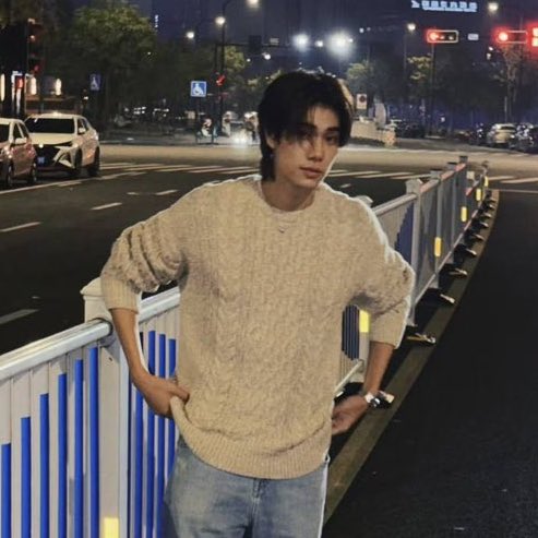 narawisya's tweet image. thai, 5’11, only child, actor &amp;amp; singer
majored in IC engineering, got 770/800 on SAT &amp;amp; 8.5 on IELTS, graduated from chulalongkorn university, speaks: thai, chinese, and fluent in english, plays guitar &amp;amp; piano, gamer &amp;amp; streamer, basketball player, and he’s phuwin tangsakyuen.