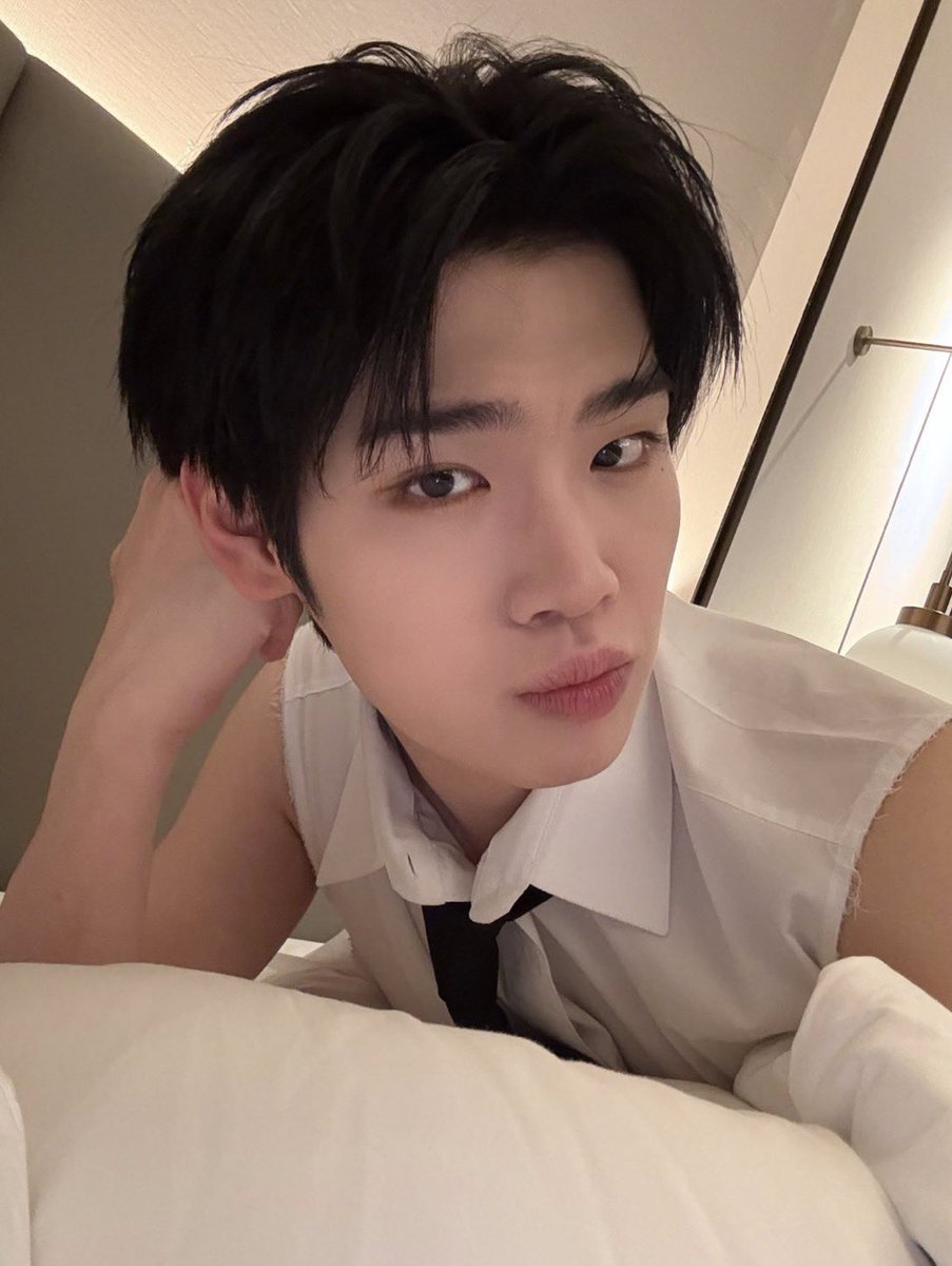 김태래 침대 tweet media