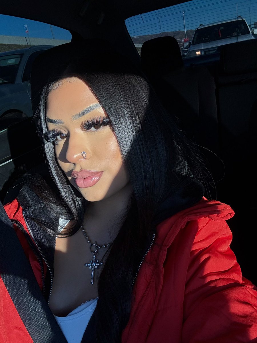 _ItsBlush's tweet photo. What better lighting than the sun https://t.co/yC0xtqQHOS