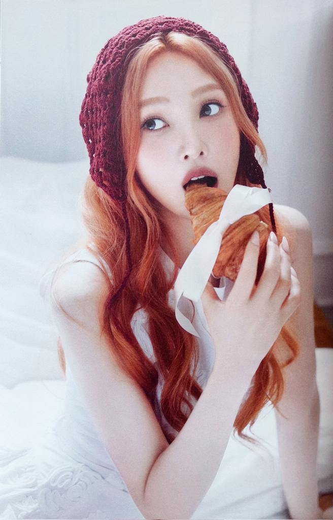 _imyour_cookie's tweet image. 2026 Season's Greetings scan
🎀
#조이