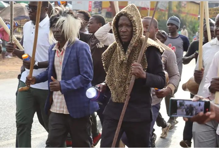 Dr Boni Khalwale last respect to Political engineer Dr Cyrus Jirongo.
Indeed the Luhya community has lost a leader, sons of democracy.
We shall revisit.
God protect <a href="/HEBabuOwino/">Babu Owino</a>
