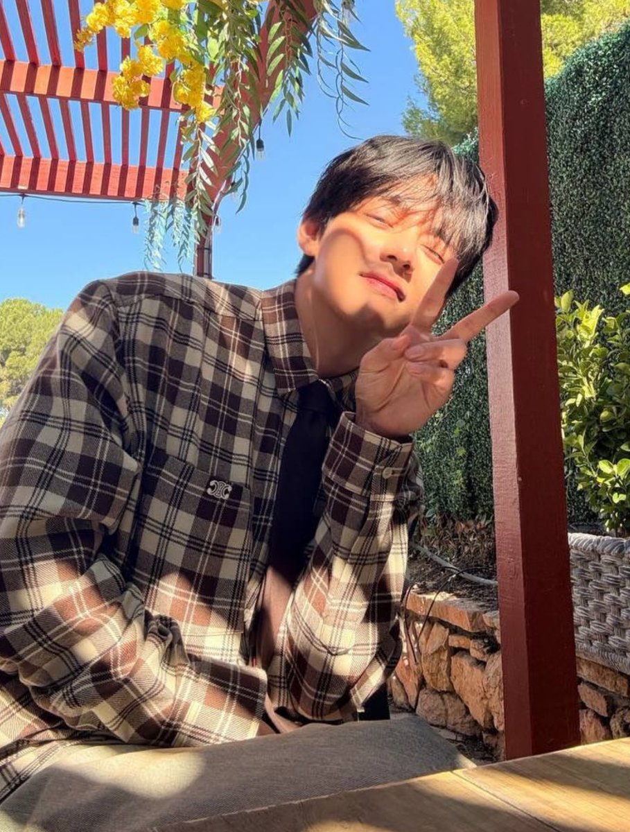 vote4kths's tweet image. Happy Birthday to our eternal muse, Kim Taehyung 🎂
Born to be loved, destined to shine! Thank you for filling our lives with music, warmth, and endless inspiration.

We’ll always walk with you.
May this new year return to you all the love you give to the world.

HAPPY TAEHYUNG…