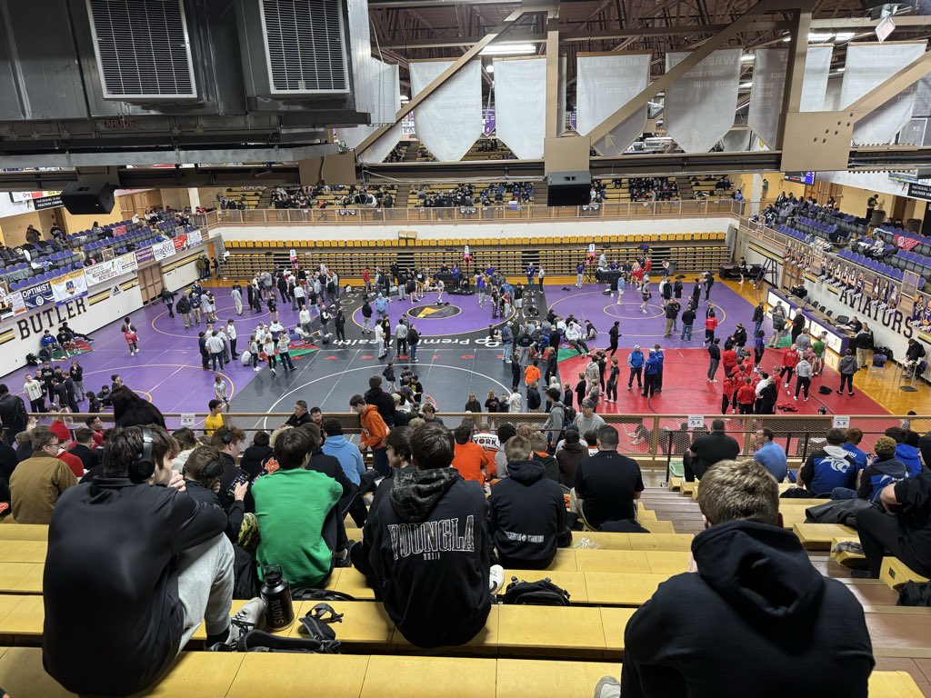 Good Luck to the Varsoty Wrestling Team as they participate in the 67 team GMVWA Holiday Tournament with teams from 4 different states participating (Ohio, Georgia, West Virginia, and Kentucky)

Go Cavs!