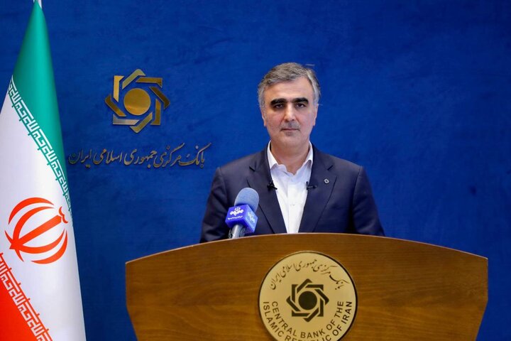 TousiTVOfficial's tweet photo. 🚨 BREAKING: Following uprising in Iran and collapse of currency, Iran's Central Bank Governor Mohammad Reza Farzin has resigned. https://t.co/rTV6yzl498