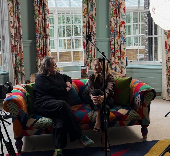Dani_Auso's tweet photo. Gillian Anderson and Louise Kennedy (Trespasses's author)
C: Bloomsbury ig https://t.co/pVWaPEBXvB