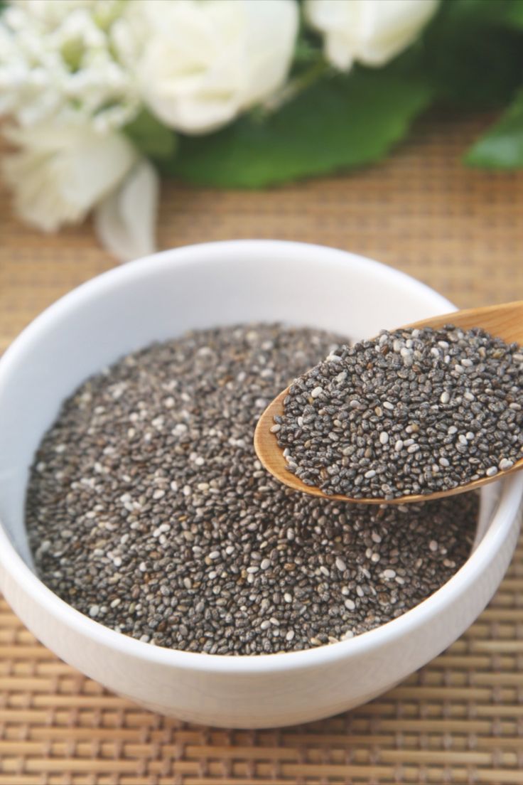 NoFilterSkin's tweet image. For the longest time, I thought my skin was dry. Turns out it wasn’t the products... it was dehydration.
Adding watermelon, cucumber, coconut water and soaked chia seeds to my routine made a noticeable difference in how soft and hydrated my skin feels.