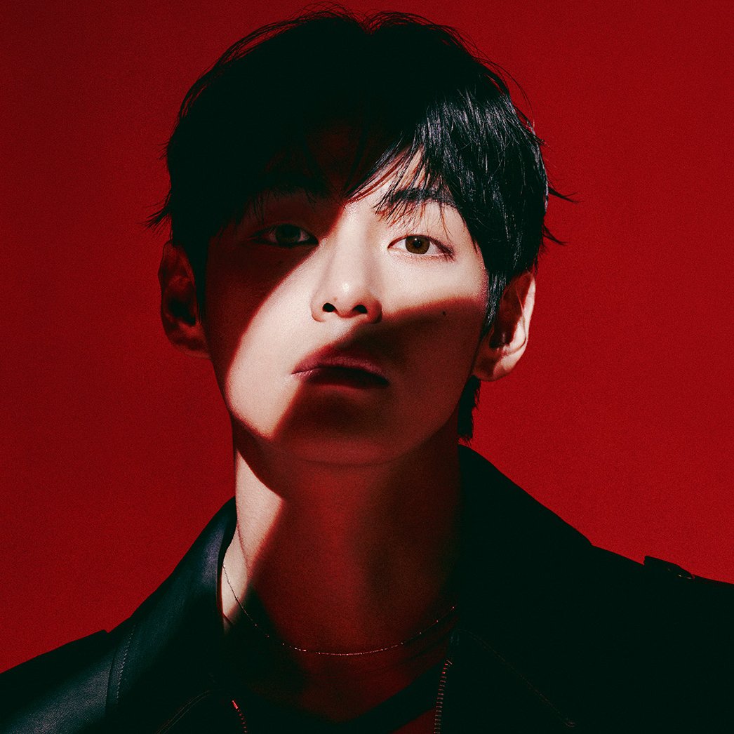 SeriesBrasil's tweet image. Kim Taehyung faz 30 anos.

Integrante de um dos grupos mais influentes da história, o cantor e compositor consolidou uma carreira solo de sucesso, sendo nomeado pela Forbes Coreia como o artista solo masculino de maior impacto do ano. #HappyVDay