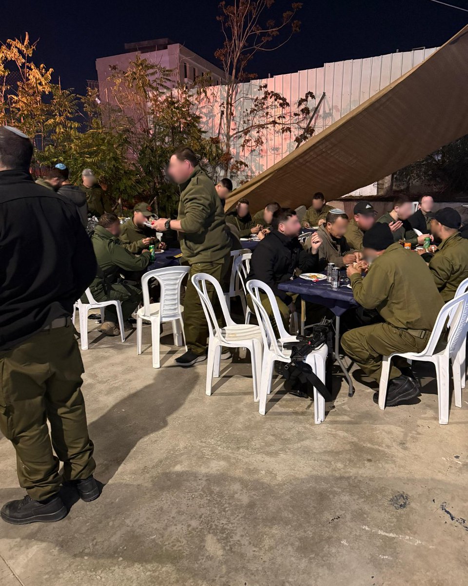 Grilling4Israel's tweet photo. Smiles, meat, and support — the perfect recipe for boosting morale. 🔥🥩
Help us keep the meals coming — donate now: https://t.co/bYRmFao5KZ

#israeldefenseforces #supportourtroops #idfsoldiers #kosherbbq #amyisraelchai https://t.co/Mtw1CWC5nY