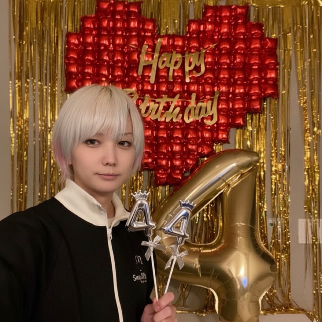 Lili_Sofya's tweet photo. 無事44歳を迎えられました🎊 https://t.co/hPzKO65XEi