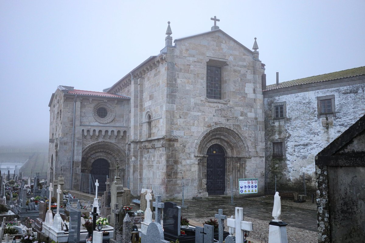 mun_melgaco's tweet photo. O executivo municipal realizou uma visita, no dia 23 de dezembro, à obra de Reabilitação, Conservação e Valorização do Interior da Igreja do Convento de São Salvador de Paderne, em Melgaço.

A visita permitiu acompanhar o desenvolvimento da obra e o andamento dos trabalhos. https://t.co/DEyO4EYsbS