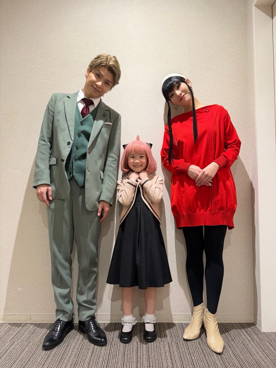 kentokinouchi's tweet photo. ミュージカル『SPY×FAMILY』
僕のロイドは、無事全公演終わりました。
本当にたくさんの方に助けていただきました。
感謝してもしきれません。
ありがとうございました！！！

今は肩の荷が降りて、ホッとしてます。

この感謝の気持ち忘れず、これからも演劇に真っ直ぐ向き合っていきます。

🙇🏼‍♂️ https://t.co/nAz2loOEqz