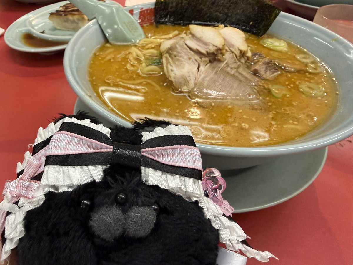 Sb2bF's tweet photo. まもちゃん、山岡家だよ https://t.co/WUFXnY4dpk