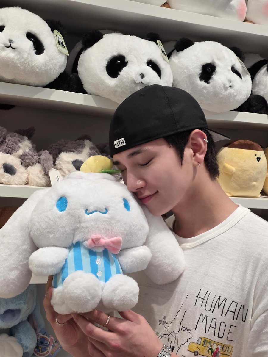 nyolyongshu's tweet photo. 우리 슈나모롤 슈아야 생일 축하해!!!🥳🥳
아프지말고 밥 꼭 챙겨먹구 내년에도 같이 더 힘내고 함께하자 진짜진짜 많이 사랑해🩷🩷
#나의_포츄넷체인지_슈아야_생일축하해
#OurFortunateShuaDay https://t.co/QGqlQOQKXp