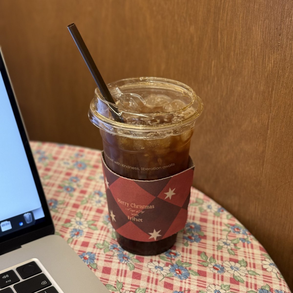 eyovery's tweet image. 귀여운 거 사궁 일하러 왔어 헤헤