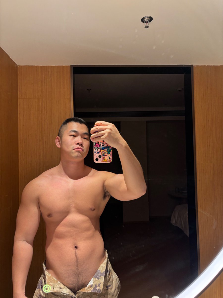 堕落体育生（南昌） tweet media