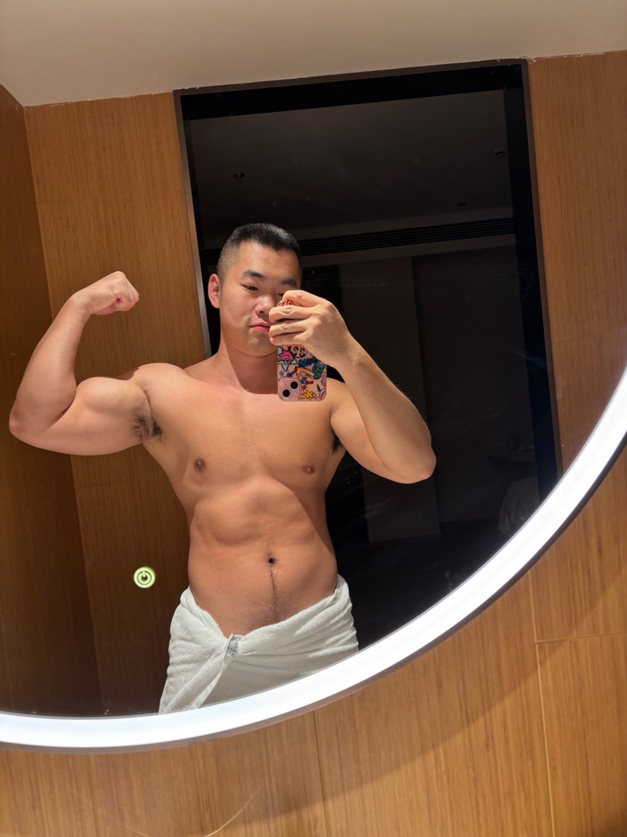 堕落体育生（南昌） tweet media