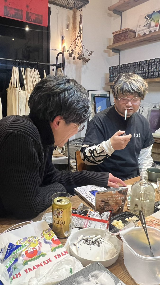 恒例の忘年会。来年はいろいろ動きます。みなさま、よいお年をお迎えください。