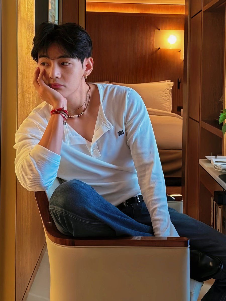 trangpham1124's tweet photo. Happy Birthday Taehuyng tuổi 30 rồi nhanh quá
#TimelessIconTaehyung
#VEpitomeOfExcellence
#TaeOurWinterComfort
#TaehyungOurPurpleLight
#ForeverOurTreasureV
#30on30MiracleTaehyung
#V30YearsWrittenInPoetry
#UltimateAceTaehyungDay
#HAPPYVDAY
#HappyBirthdayTaehyung https://t.co/KTDSR5npG7